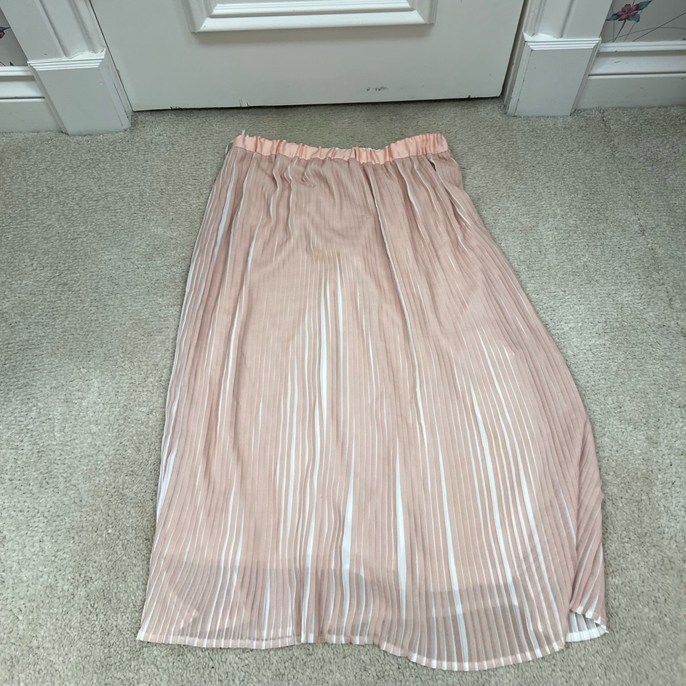 Pink and white maxi accordian skirt elastic waistband